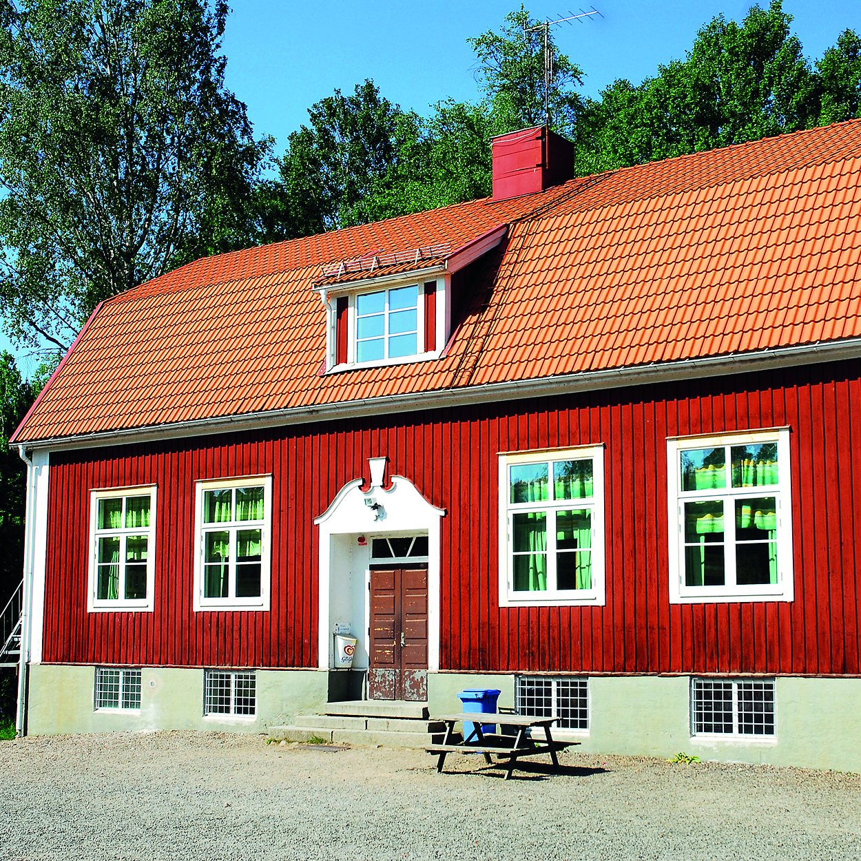 Ett av husen hos Klotenlägrets vandrarhem i Lindesbergs kommun.